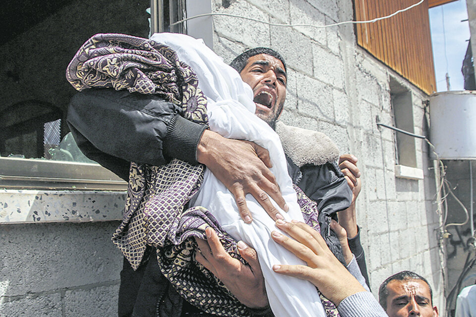 Dos bebés y una mujer embarazada, entre los 23 muertos palestinos en la Franja de Gaza. (Fuente: AFP)