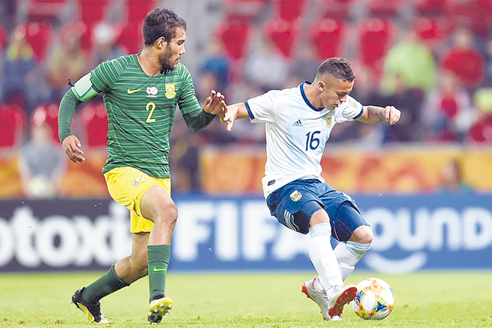 Agustín Urzi (Banfield) en acción durante el triunfo ante Sudáfrica. (Fuente: Prensa AFA)