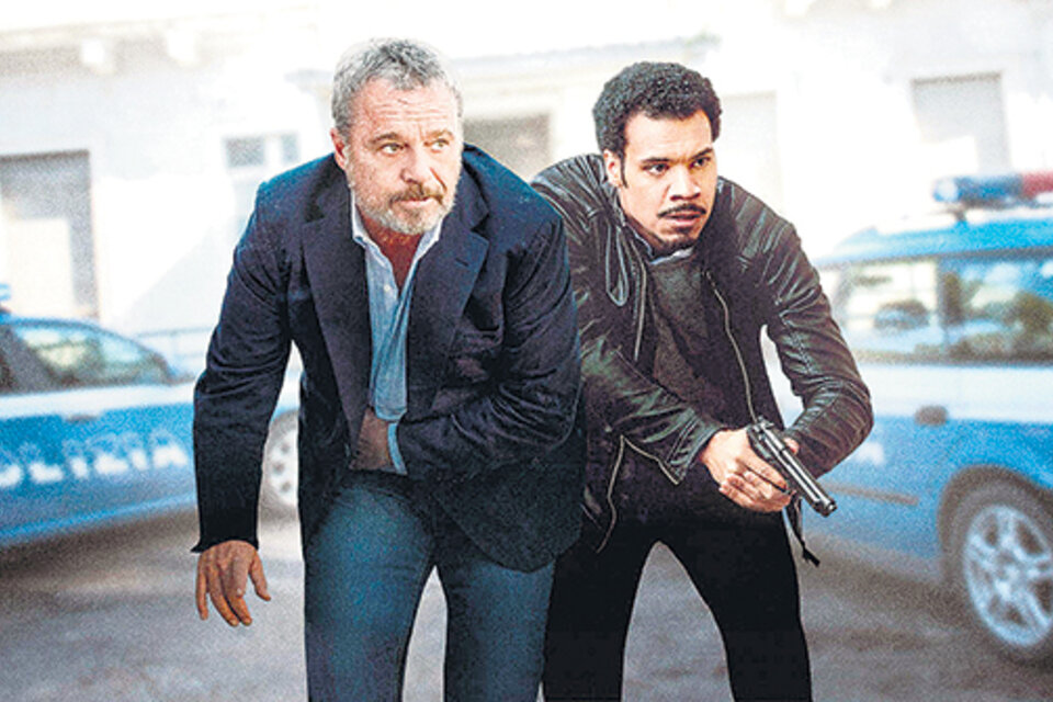 El clima de trabajo entre Carlo y Malik dista mucho del de los “buddy cops”.