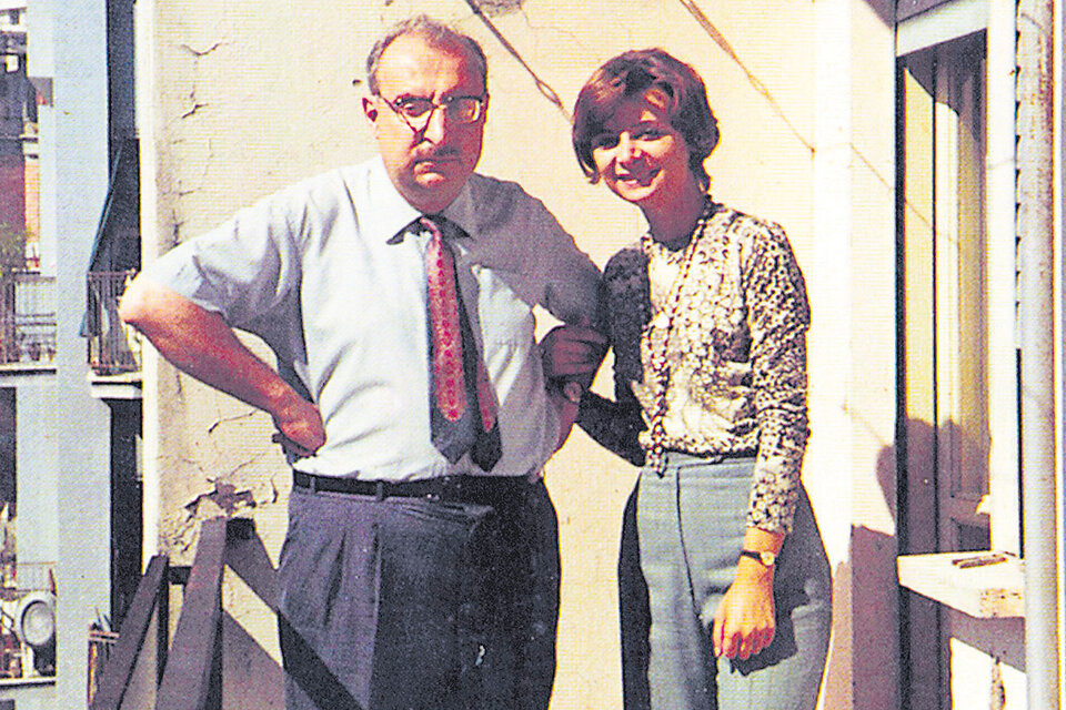 Giorgio Manganelli con su hija Lietta.