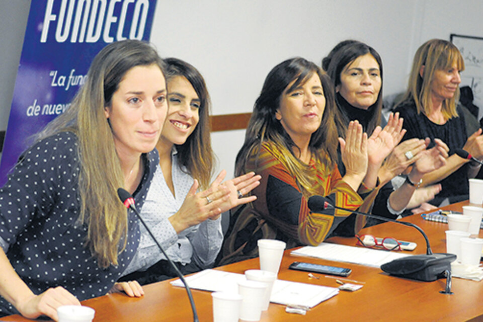 Maca Sánchez, Vicky Donda, Gabriela Cerruti, en la presentación. (Fuente: Guadalupe Lombardo)