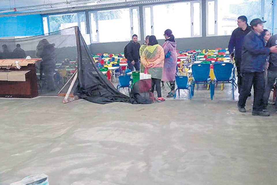 Los padres descubrieron que el jardín del polo Piedrabuena no estaba terminado.