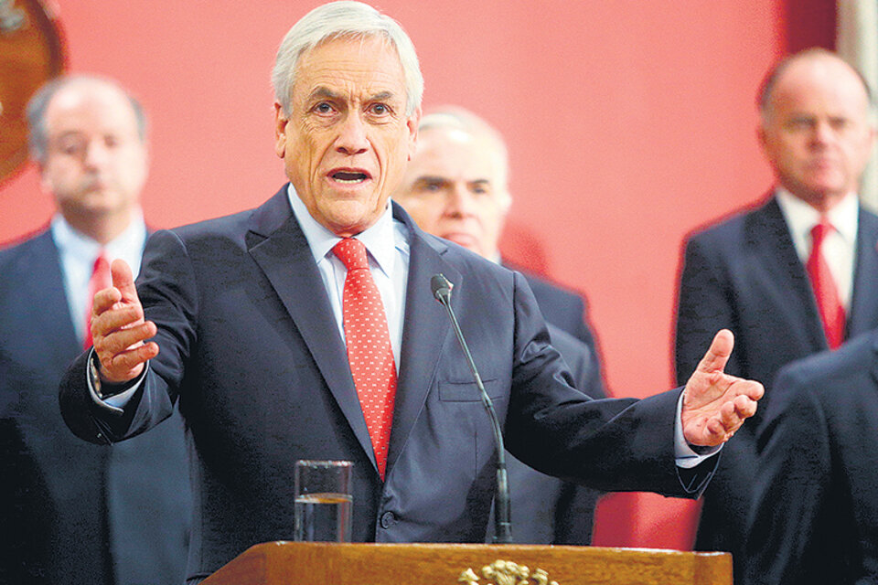 Piñera está teniendo un mal segundo año de gestión, con la economía que no crece y las expectativas negativas. (Fuente: EFE)