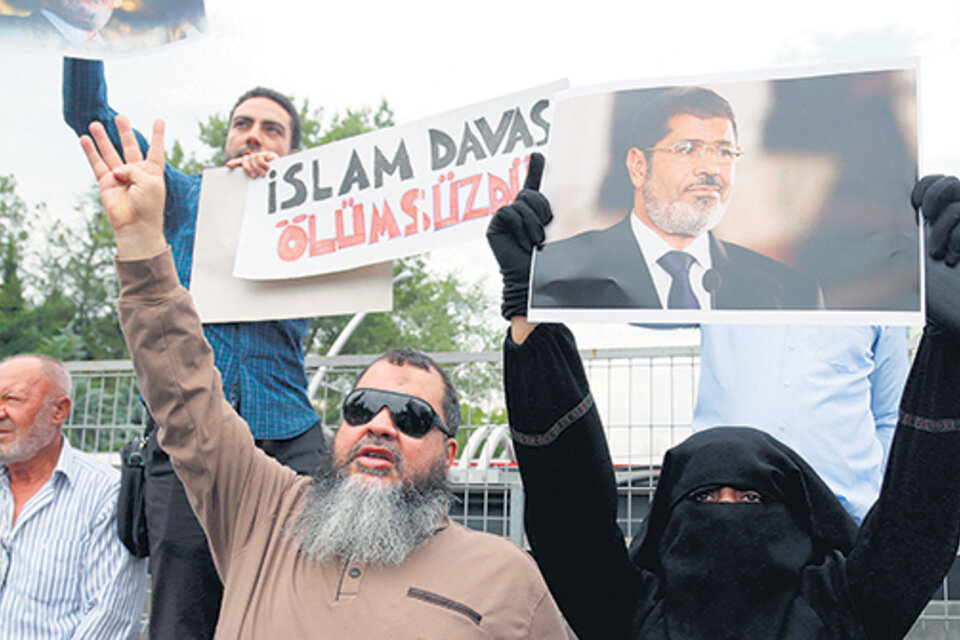 Simpatizantes de Morsi se manifiestan en Ankara, Turquía.