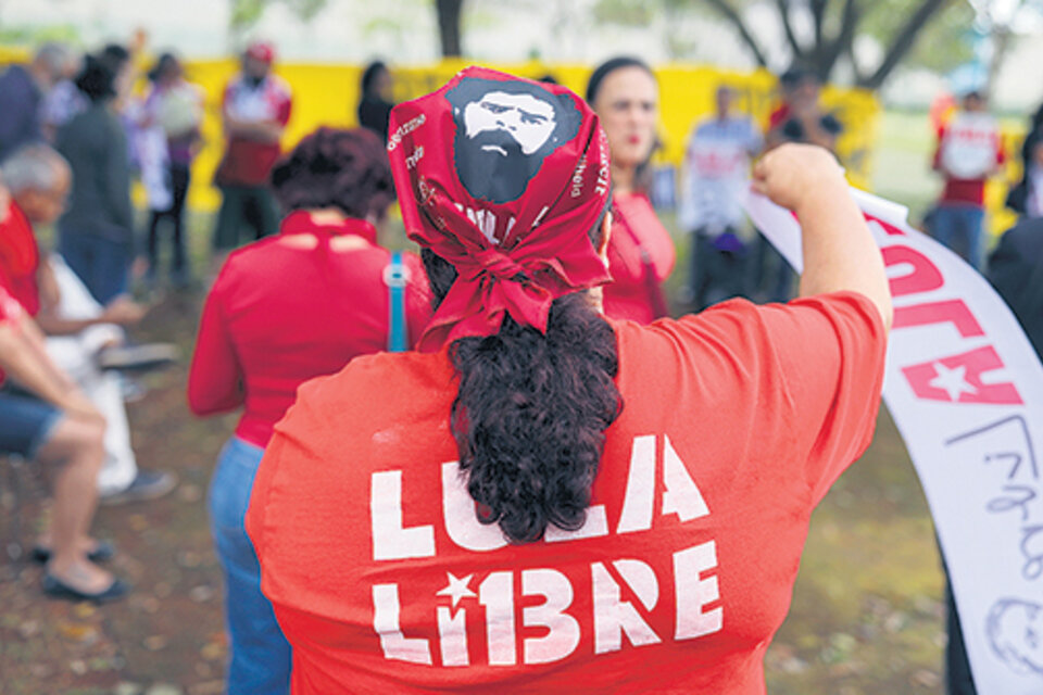 Miles de personas pidieron la libertad de Lula el domingo. (Fuente: AFP)