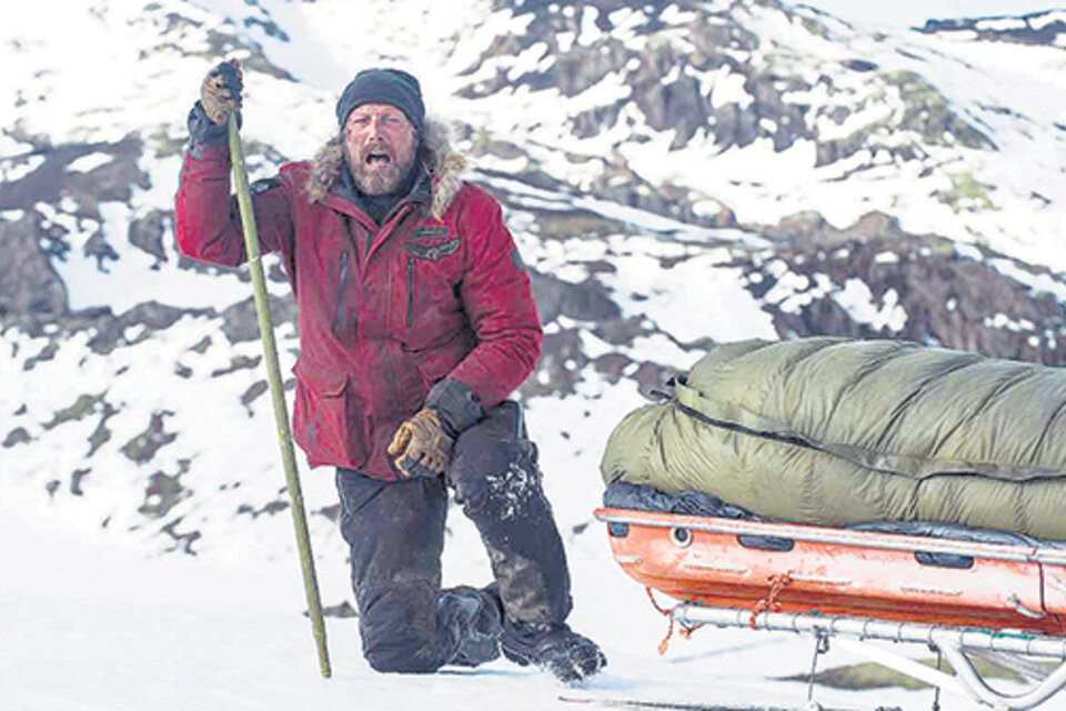 El Artico, protagonizada por el danés Mads Mikkelsen, ideal por su aspereza expresiva.