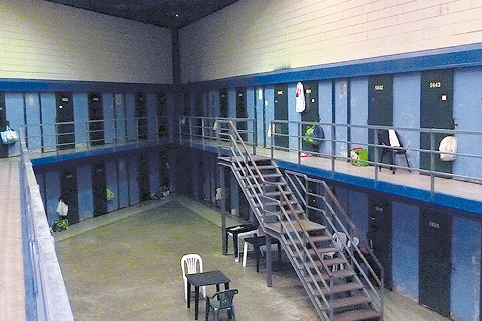 El gimnasio convertido en pabellón para presos comunes en Marcos Paz.