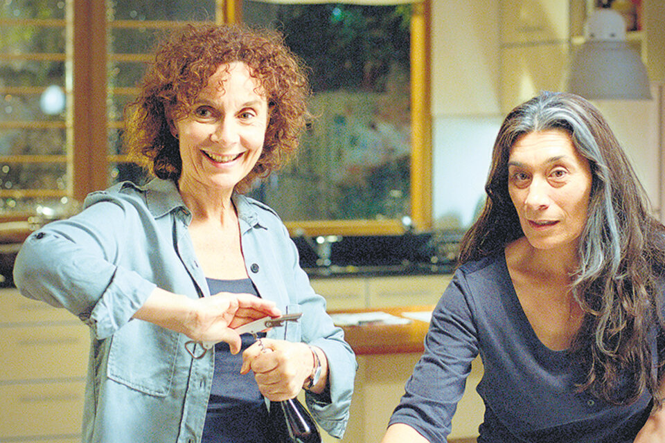 Susana Pampín y Eva Bianco en una escena de Margen de error.