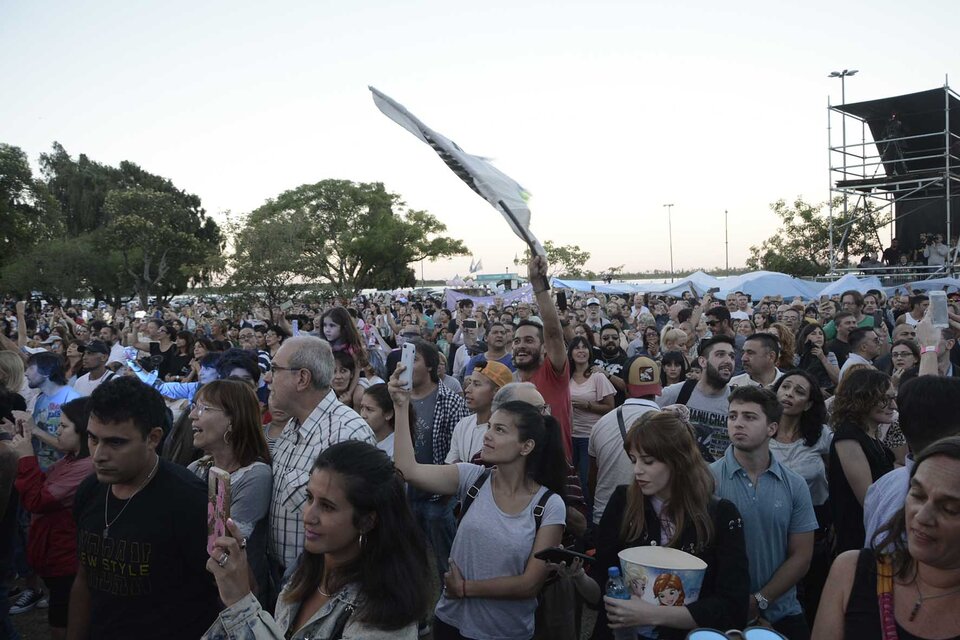 Miles de personas escucharon a las bandas y cantaron "Inconsciente colectivo". (Fuente: Sebastián Vargas)