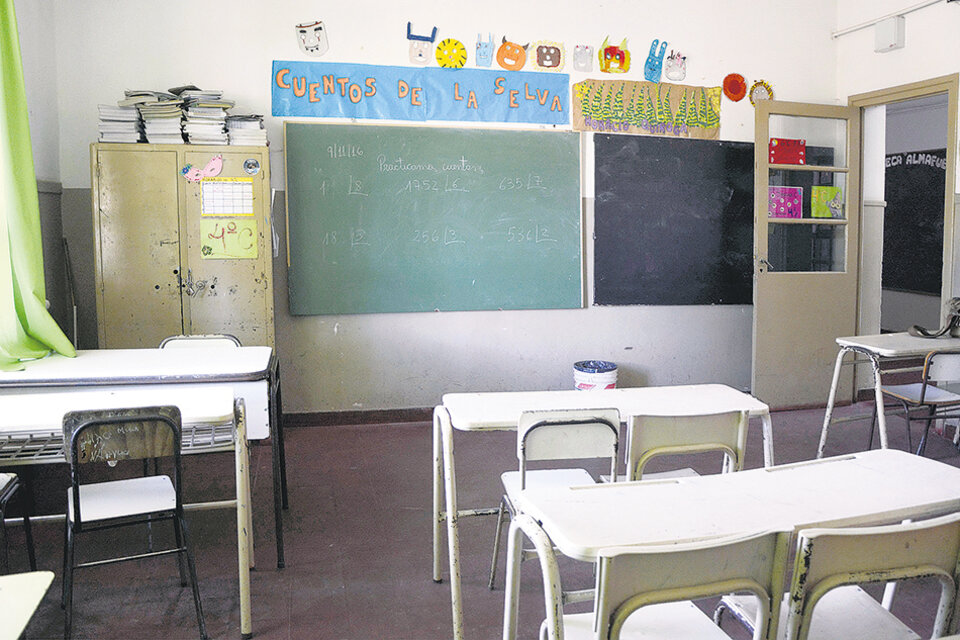 Con las aulas vacías para evitar la propagación del coronavirus, la Dirección de Escuelas bonaerense diseñó material pedagógico para sostener la enseñanza.