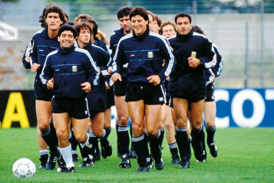 Los jugadores argentinos, listos para el gran choque ante Yugoslavia.