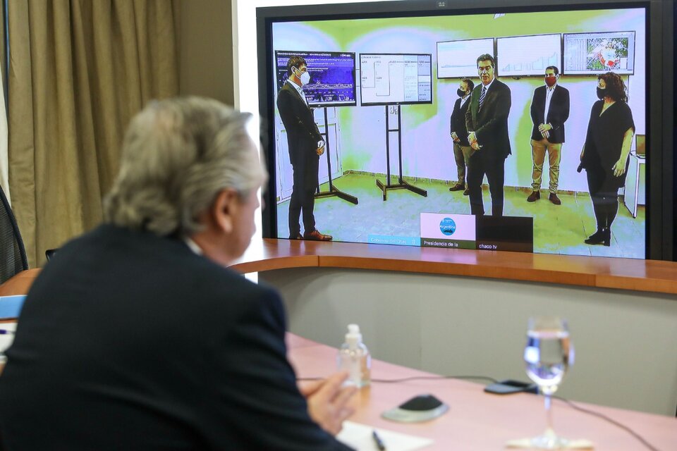 Alberto Fernández en videoconferencia con el gobernador Jorge Capitanich. (Fuente: NA)