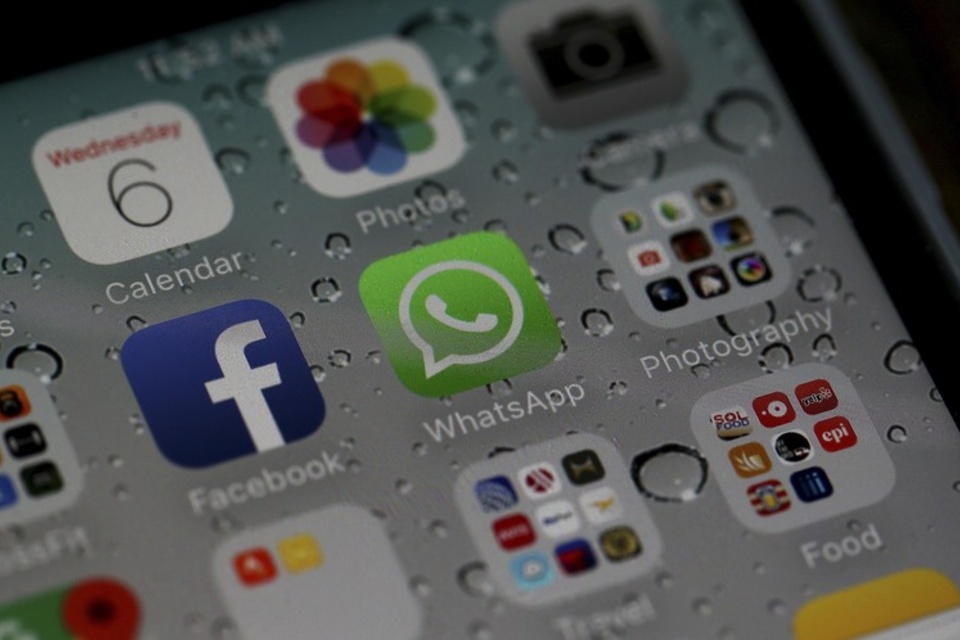 Hubo problemas para conectarse en la versión web y después a través del celular.