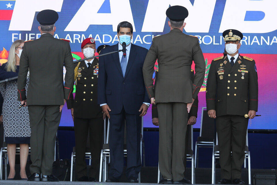 El presidente Maduro participa de un acto con militares venezolanos.