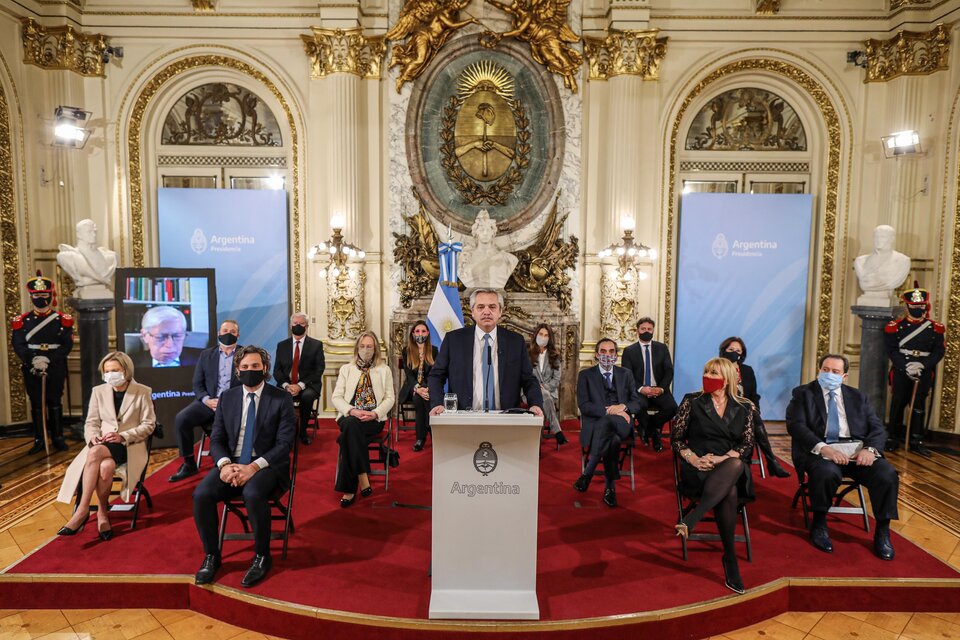 El presidente Alberto Fernández encabezó la presentación en el Salón Blanco.