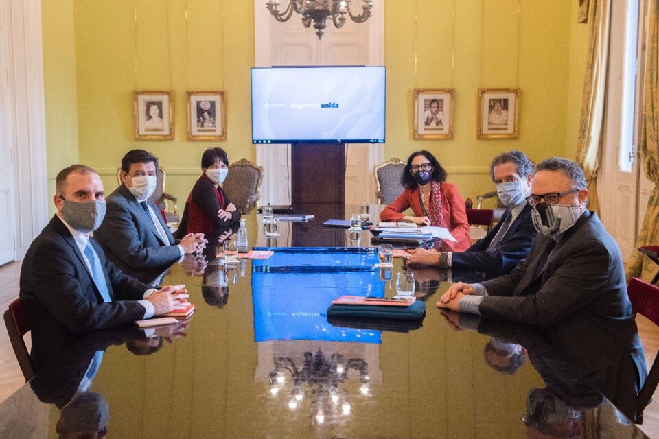 El gabinete económico se reunió en la Casa Rosada para definir medidas de auxilio y de reactivación. (Fuente: NA)