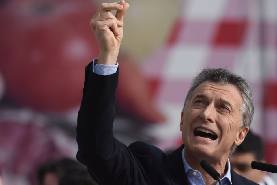 Mauricio Macri quiere que le cuiden las espaldas.