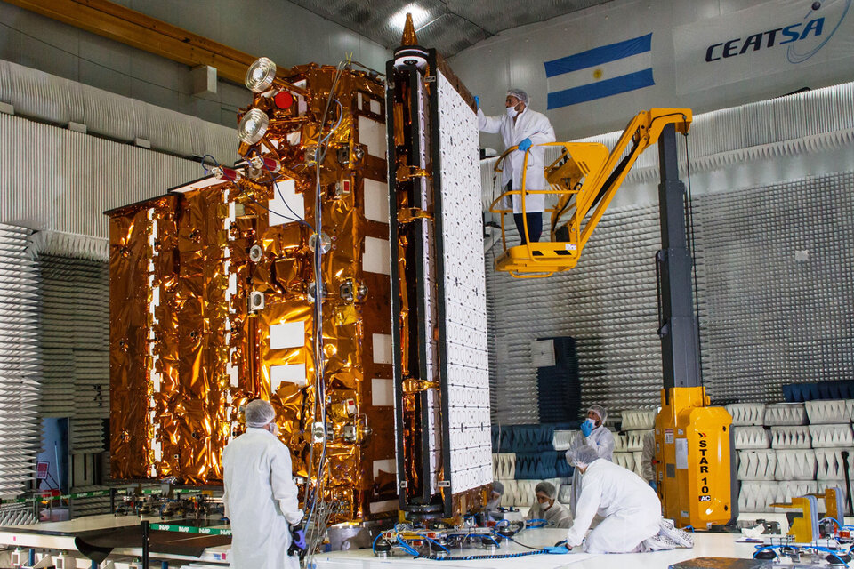 El satélite argentino de observación SAOCOM 1B se encuentra en óptimas condiciones y listo para ser lanzado. (Fuente: INVAP-CEATSA)
