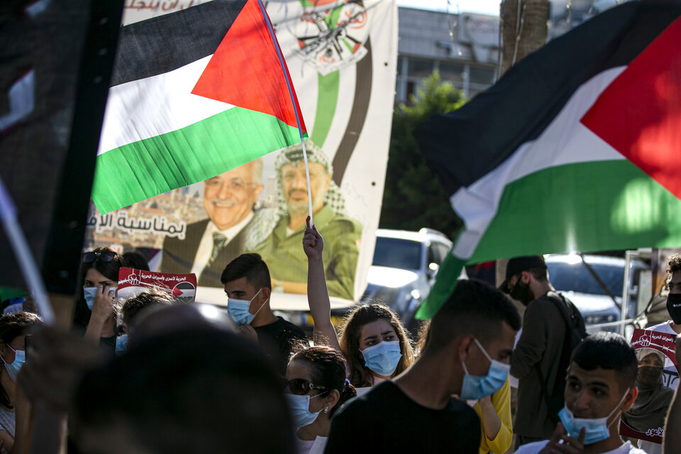 Decenas de miles de palestinos protestaron contra el plan de Israel.