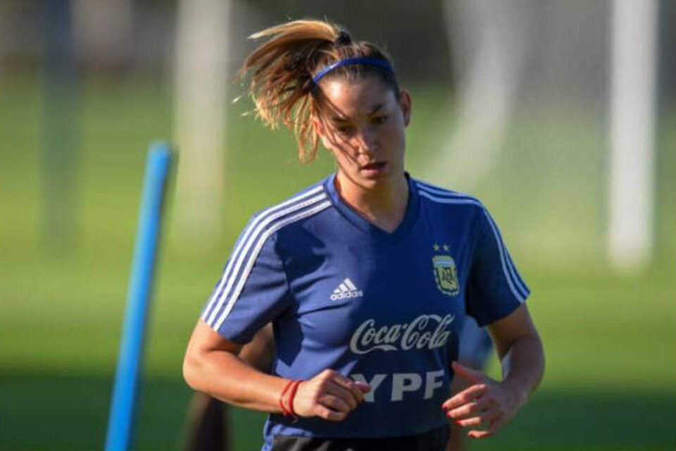 Aldana Cometti durante un entrenamiento con la Selección. (Fuente: AFP)