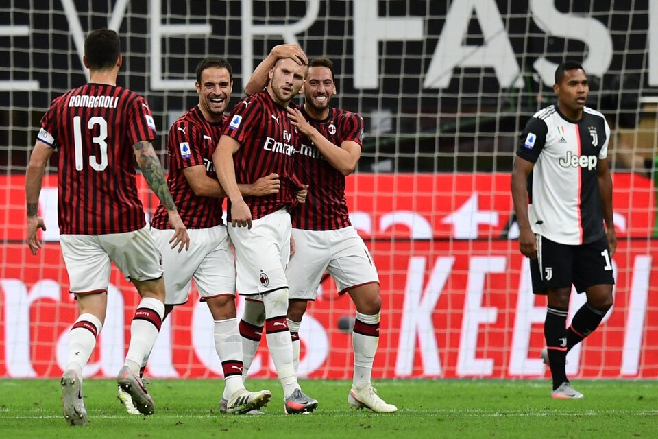 El festejo de los jugadores del Milan. (Fuente: AFP)