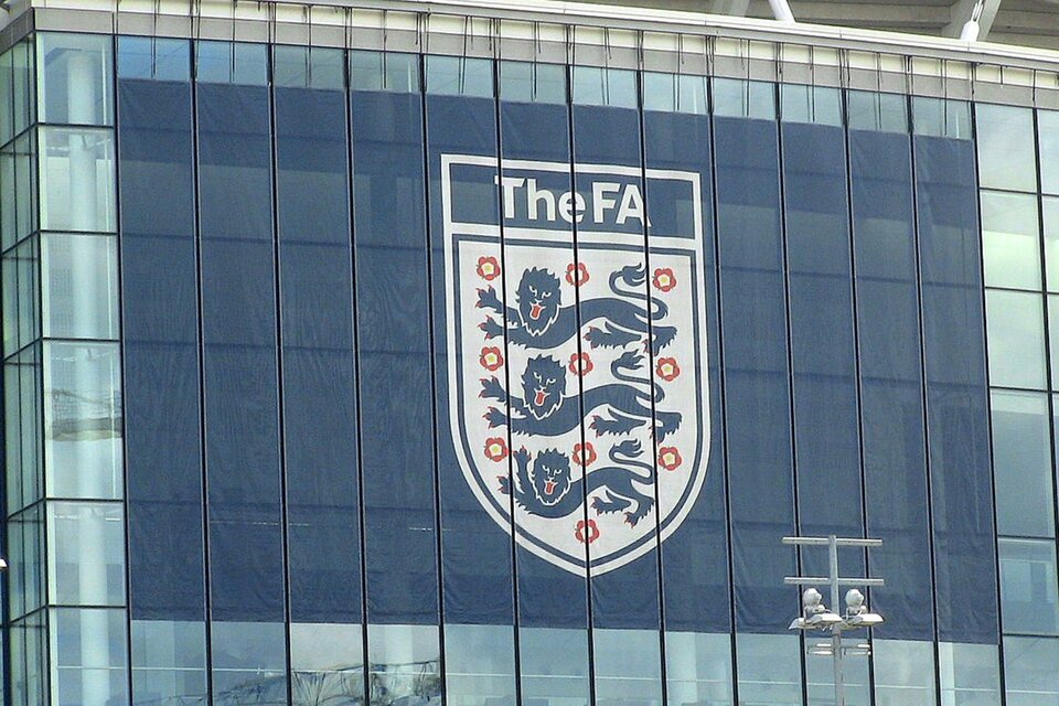La Asociación inglesa de fútbol (FA) le dio su apoyo al jugador. (Fuente: AFP)
