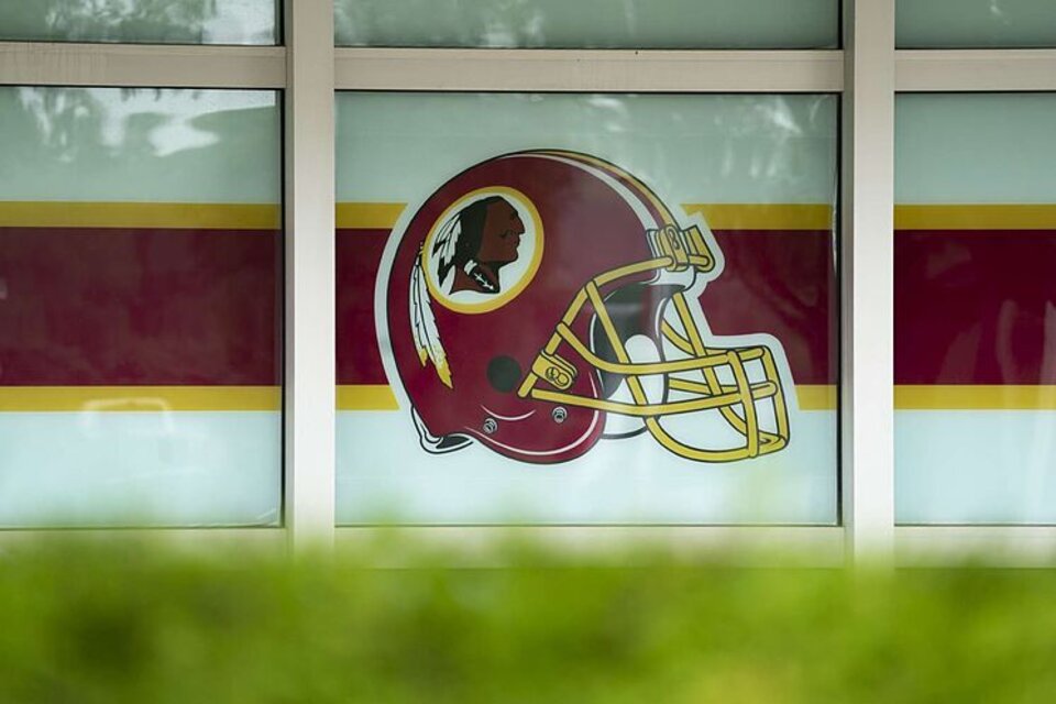 El logo de los Redskins también será cambiado por sus connotaciones racistas. (Fuente: AFP)