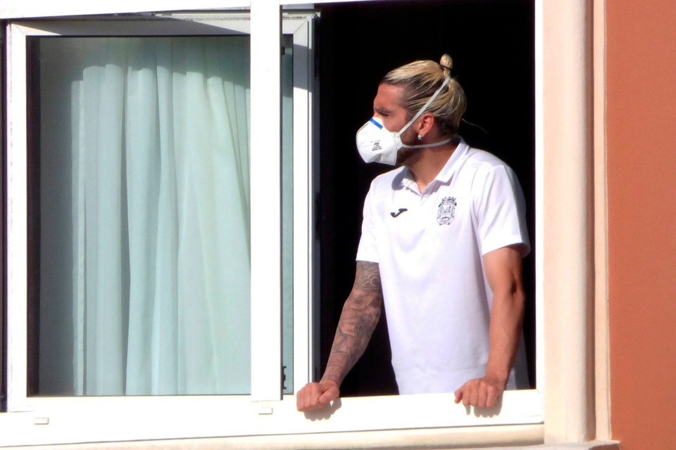 Chico Flores, uno de los jugadores del Fuenlabrada con coronavirus aislado en un hotel de La Coruña.