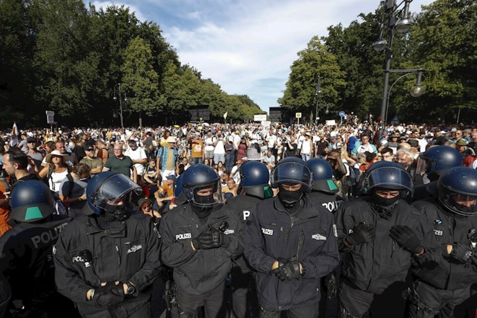 La Policía tuvo algunos roces con los manifestantes.  (Fuente: EFE)