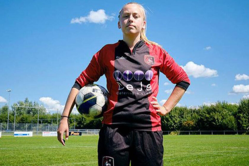 Ellen Fokkema, la jugadora que puede marcar una revolución en el fútbol.