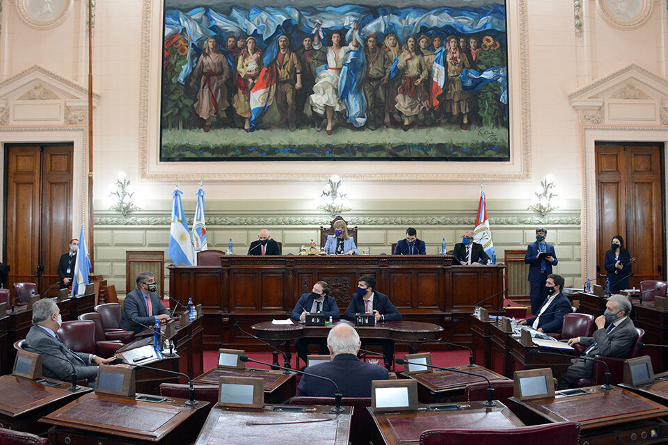 Presidieron la sesión Alejandra Rodenas y Miguel Lifschitz. (Fuente: Prensa Senado)