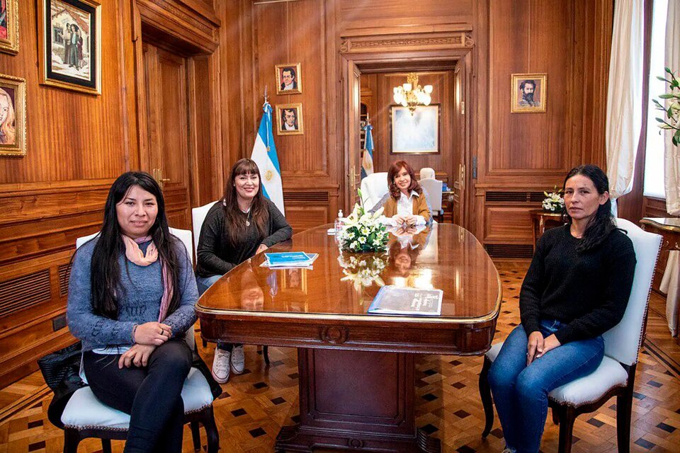 Cristina Kirchner recibió a dirigentas territoriales del MTE.