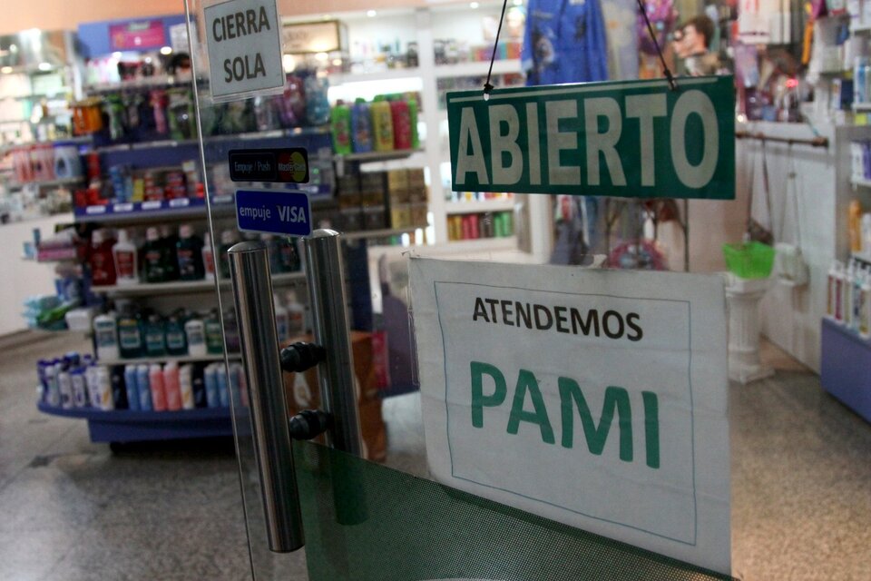 PAMI anunció que se prorrogó por tres meses el convenio que congela el precio de los medicamentos. (Fuente: Jorge Larrosa)