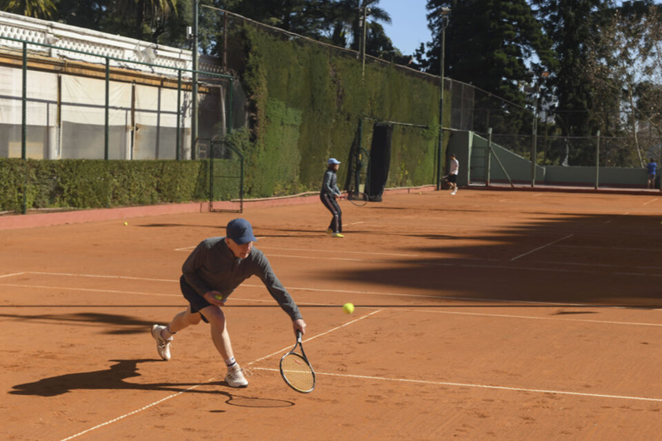 La ciudad de Buenos Aires ya había habilitado deportes como el tenis.  (Fuente: NA)