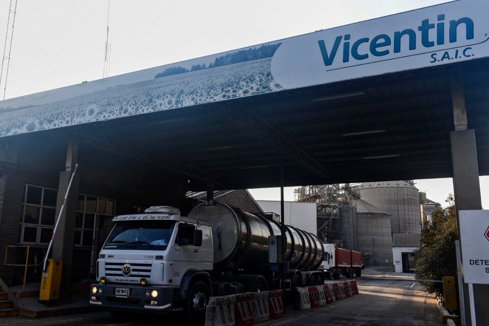 La planta de Vicentin sigue operando, pero supuestamente en manos de terceros. (Fuente: Télam)