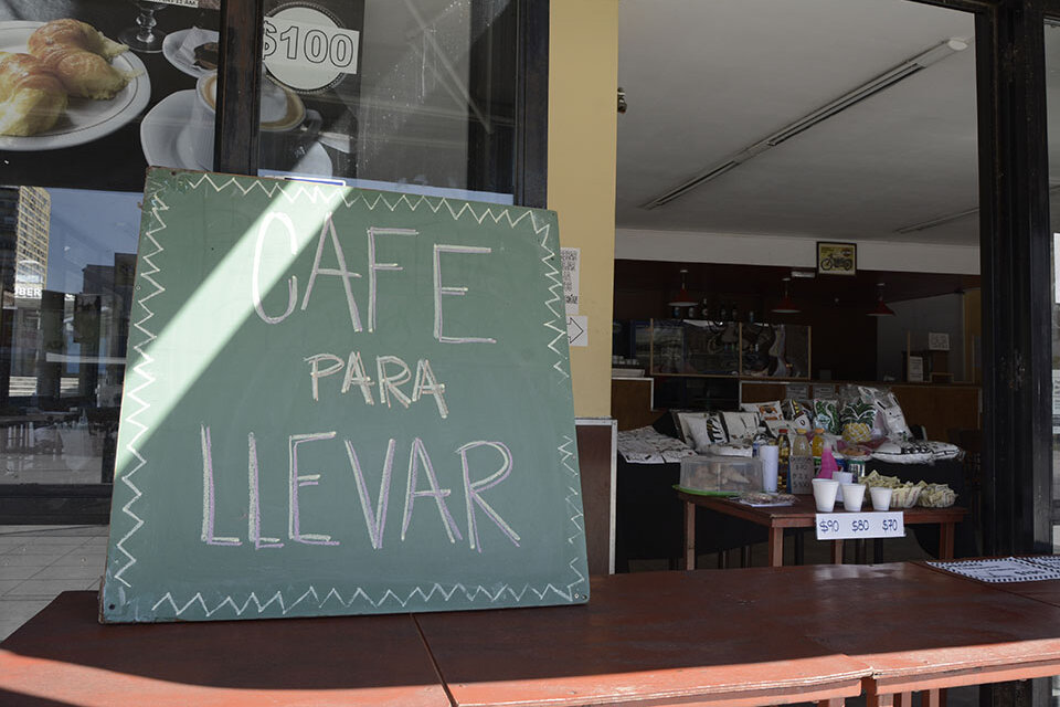 Unos debieron cerrar y otros adaptar la atención en el centro de Rosario. (Fuente: Sebastián Vargas)