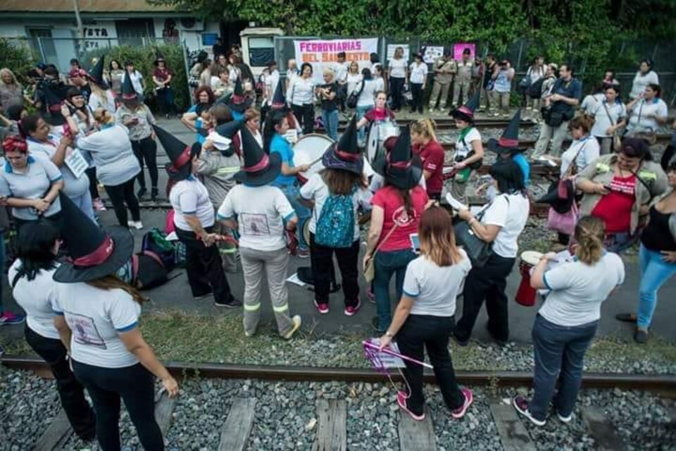 Asamblea 2020 de trabajadoras del Ferrocarril Sarmiento, hacia el 4° Paro Internacional de Mujeres y Disidencias. (Fuente: Facebook)
