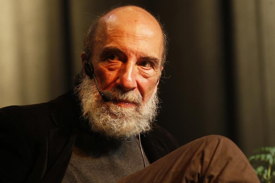 Raúl Zurita Canessa fue distinguido con el XXIX Premio Reina Sofía de Poesía Iberoamericana. (Fuente: EFE)