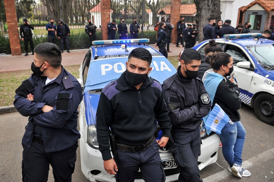 El PJ porteño repudió la protesta de policías armados en la Quinta de Olivos (Fuente: Enrique García Medina)
