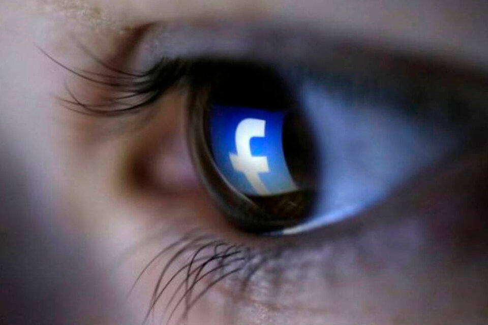 Brittany Conditi acusó a Facebook de recolectar “datos lucrativos y valiosos de sus usuarios a los que de otra forma no habría tenido acceso”.