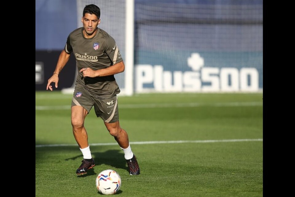 Suárez ya comenzó su etapa como nuevo jugador del Atlético de Madrid.  (Fuente: Prensa Atlético de Madrid)