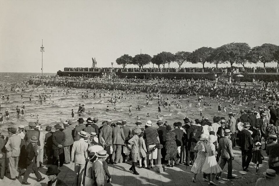 Balneario Municipal de la Costanera Sud, Buenos Aires, ca. 1930, de Bourquin. Abajo: Puente del Inca, Mendoza, ca. 1920, de Bourquin.