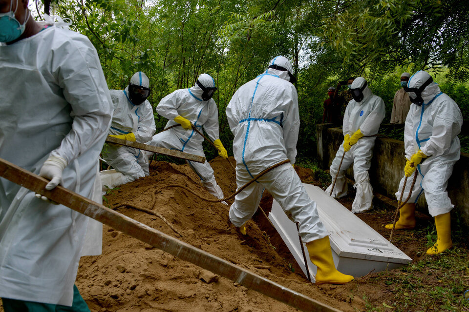 América Latina registra 338.000 fallecimientos y 9,22 millones de contagios.