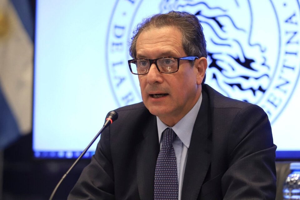 Miguel Pesce, presidente del Banco Central, busca tomar control del mercado de cambios. (Fuente: NA)