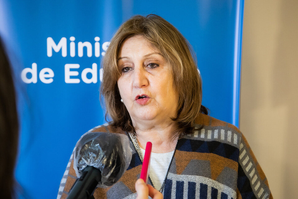 La conectividad es un tema central en la política educativa para la ministra Cantero.