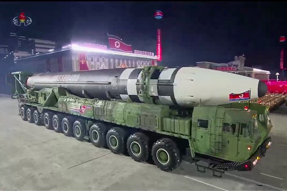 El misil balístico intercontinental (ICBM) que presentó Corea del Norte.  (Fuente: AFP)