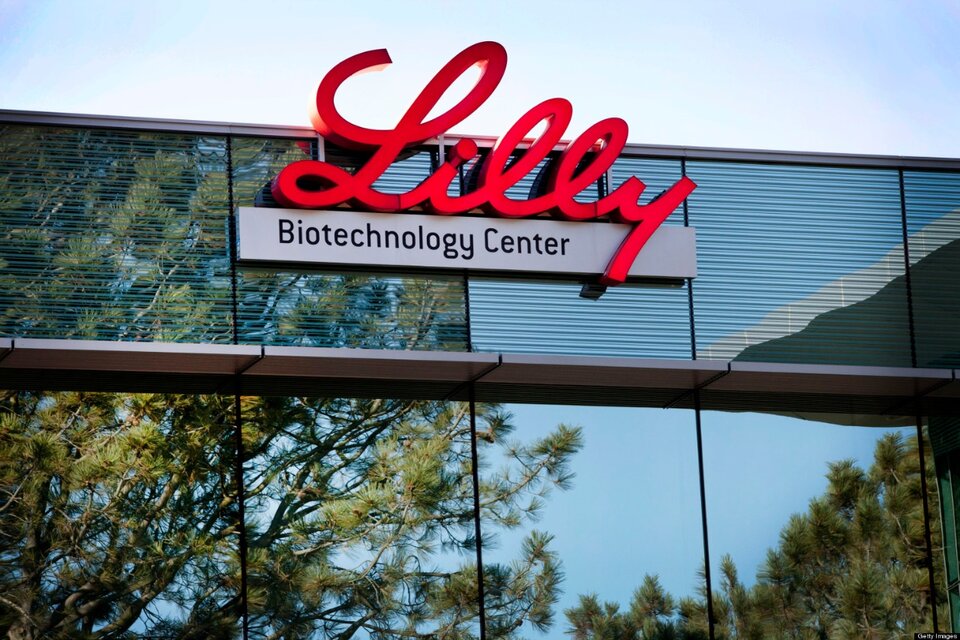 El laboratorio Eli Lilly frenó las pruebas de su terapia contra Covid-19 por "problemas de seguridad"