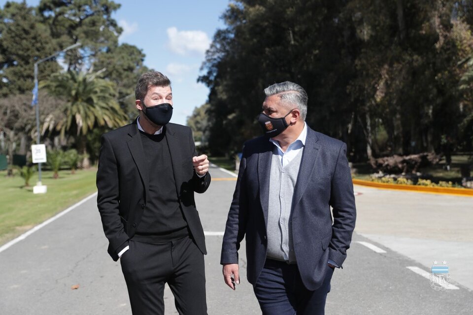 Tinelli y Tapia, las cabezas del fútbol argentino. (Fuente: Prensa AFA)