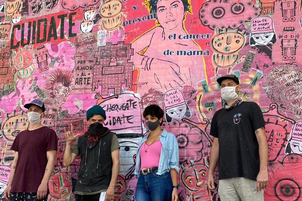 Amorxlastetas, el primer mural artístico-callejero para concientizar sobre el cáncer de mama