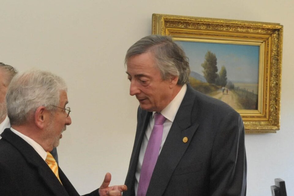 Néstor Kirchner junto a Alberto Paradela Di Riso, coordinador de prensa durante todo su mandato.